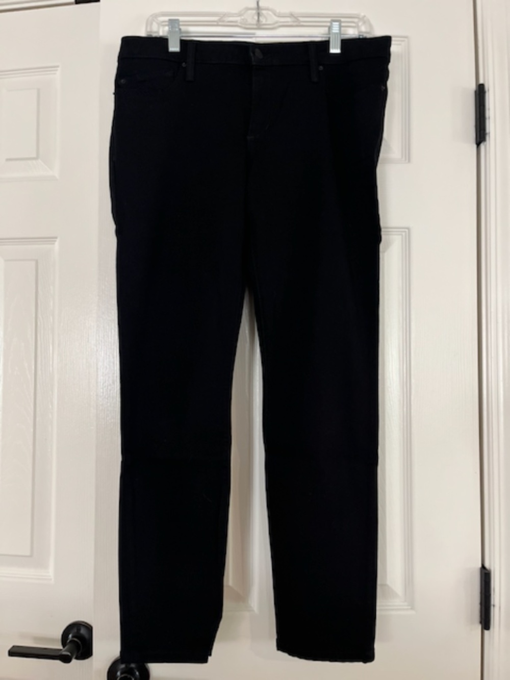 Joe's Jeans Flawless; Vixen Ankle; Skinny; Black; W31